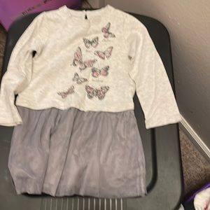 Girls dress ideal for 4 years